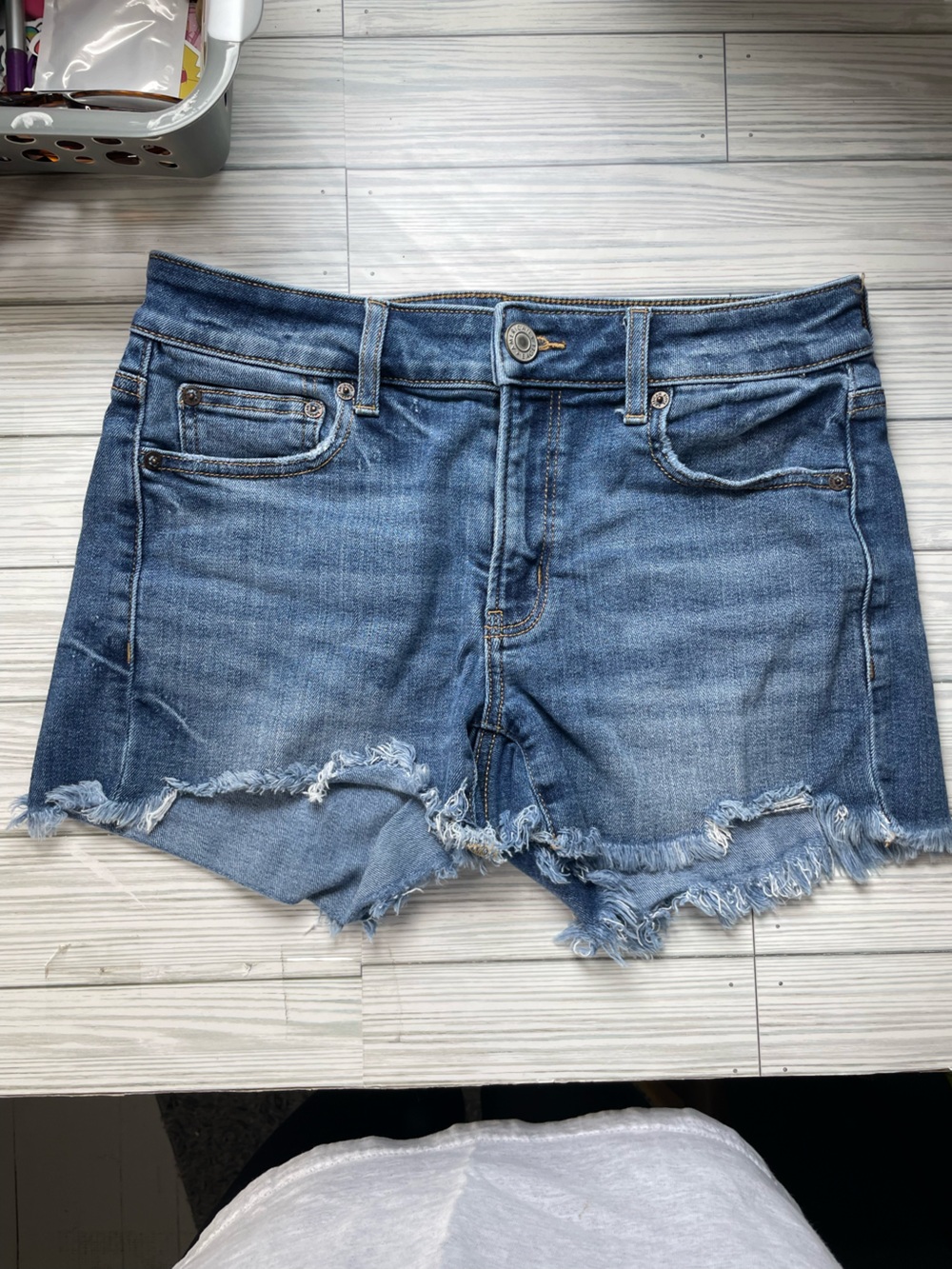 American Eagle Tomgirl Midi Denim cut off shorts size 2